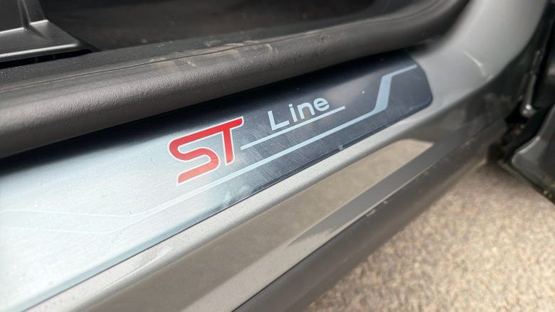 Ford Puma 1.0 EcoBoost Hybrid mHEV ST-Line X 5dr Petrol Hatchback